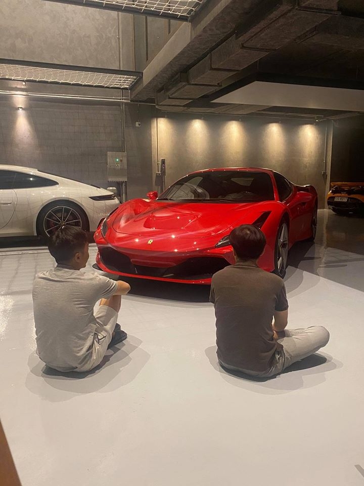 Đại gia Cường đô la được vợ 'tặng' Ferrari F8 Tributo đầu tiên tại Việt Nam dai gia cuong do la duoc vo tang ferrari f8 tributo dau tien tai viet nam