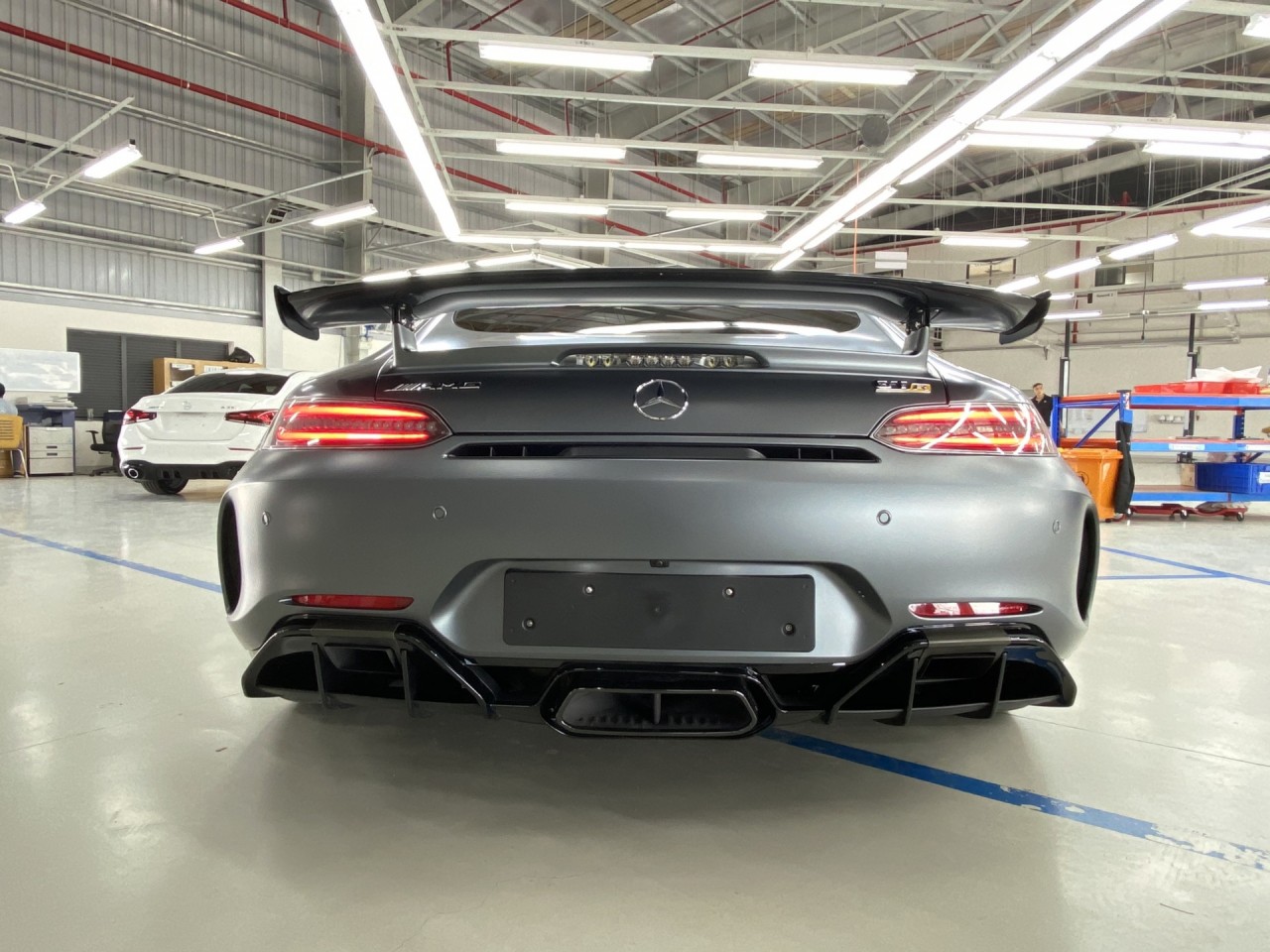 mercedes amg gt r manh thu co gia chi 116 ty dong