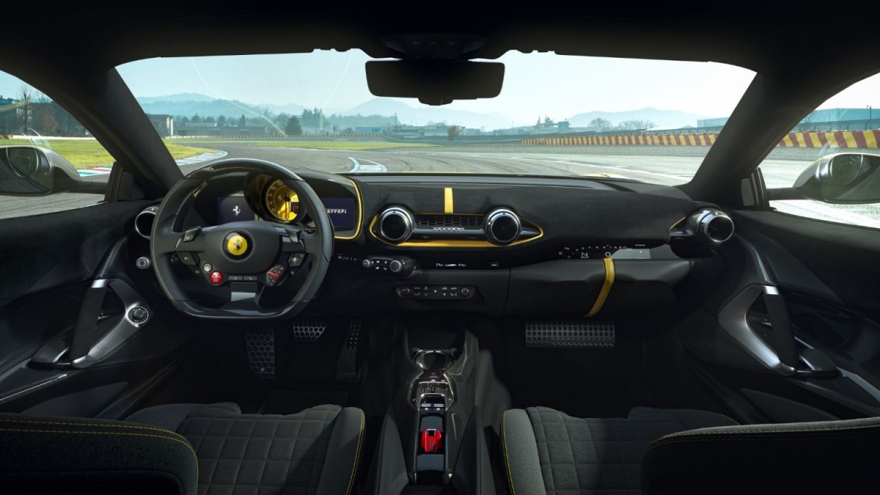 Ferrari ra mặt 'bộ đôi' siêu xe hiệu năng cao công suất 830 mã lực