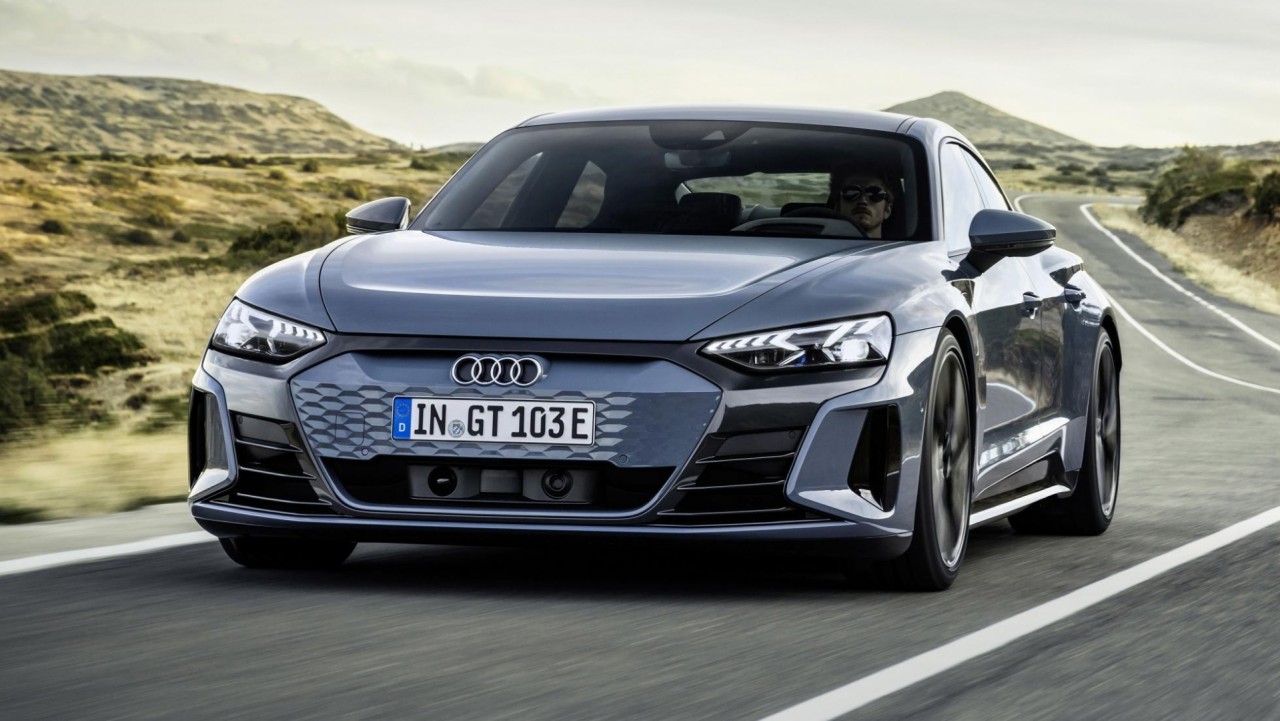 Audi sẽ ngừng sản xuất ô tô chạy nhiên liệu diesel và xăng từ năm 2033