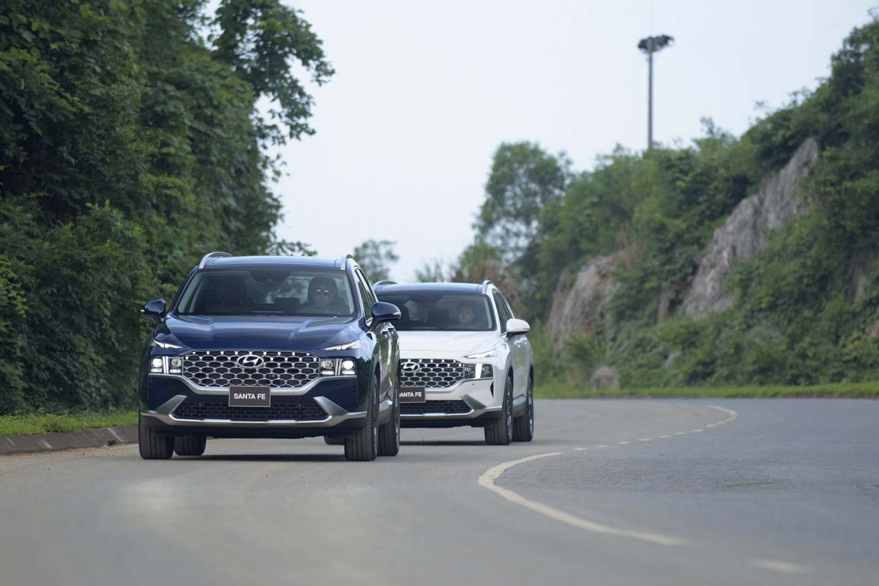 Hyundai Santa Fe 2021 ra mắt tại Việt Nam với giá 1,03 tỷ đồng
