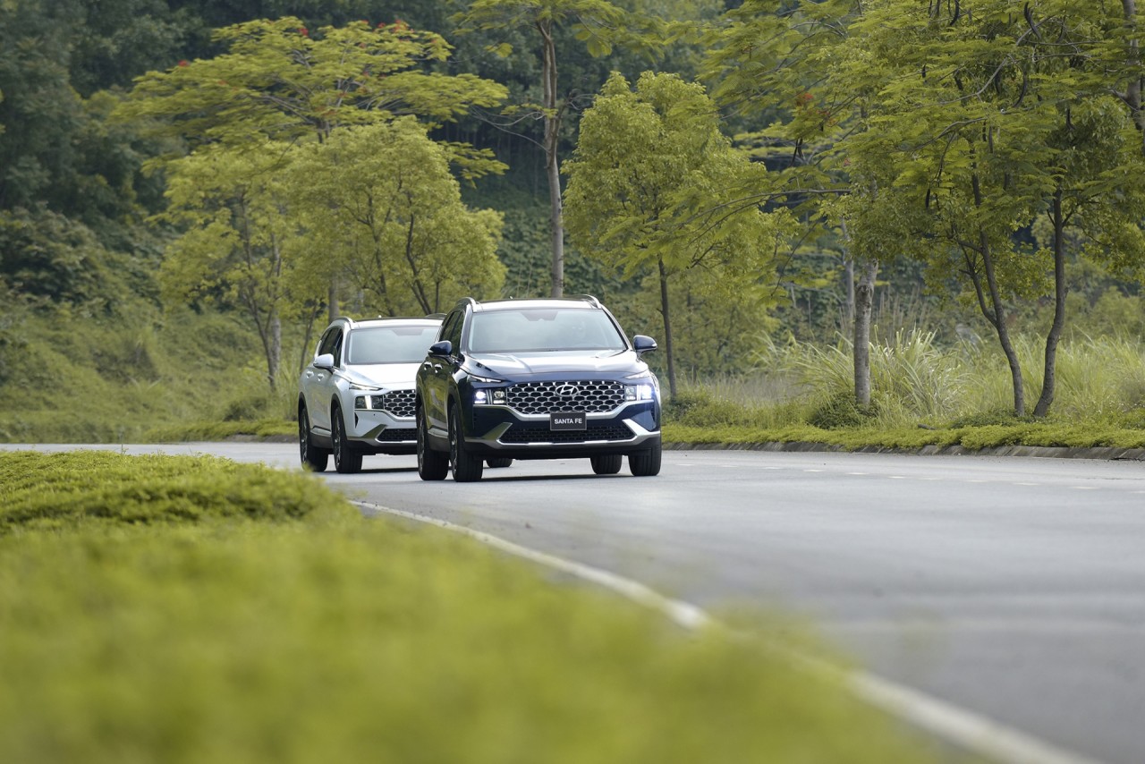 Hyundai Santa Fe 2021 ra mắt tại Việt Nam với giá 1,03 tỷ đồng