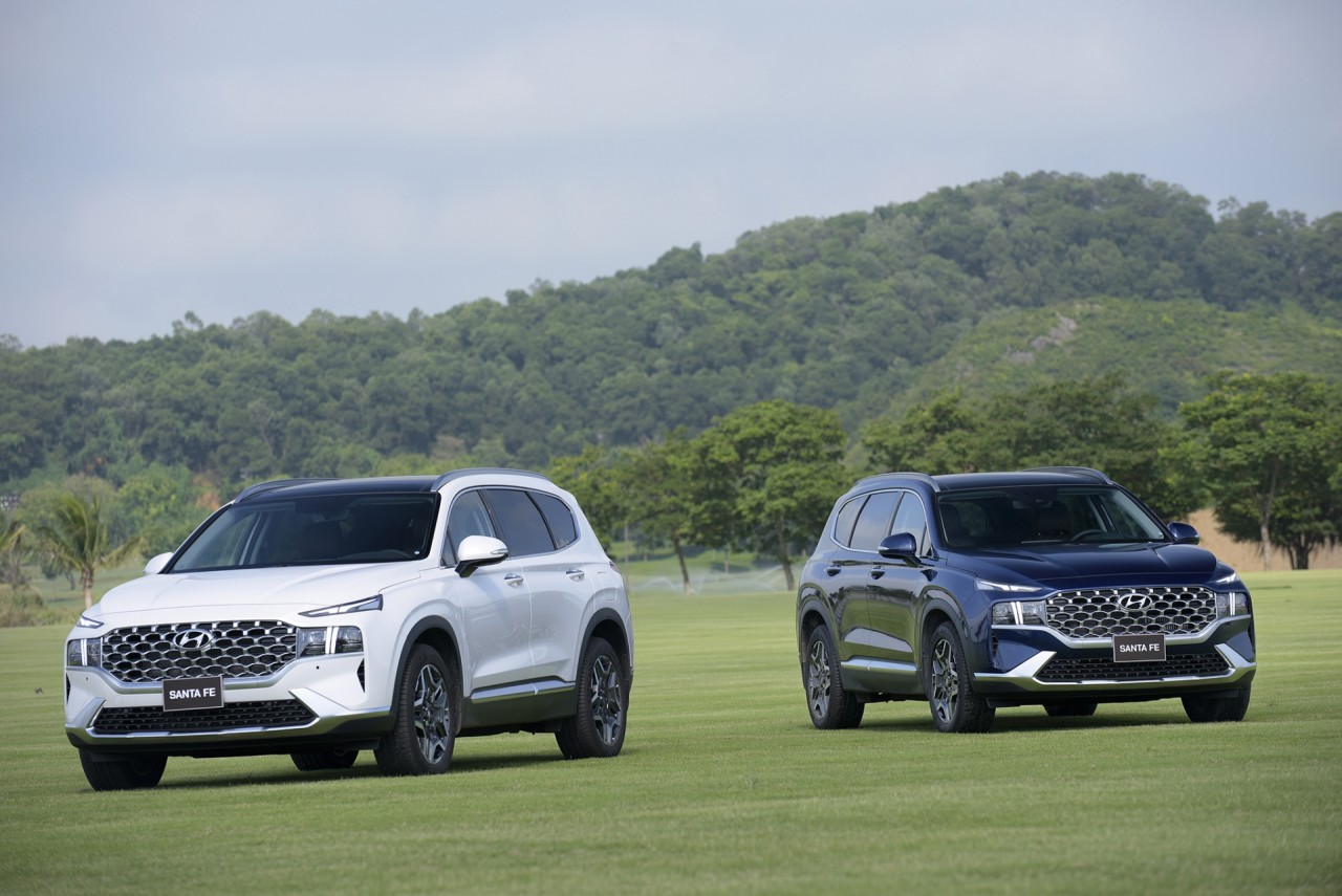 Hyundai Santa Fe 2021 ra mắt tại Việt Nam với giá 1,03 tỷ đồng