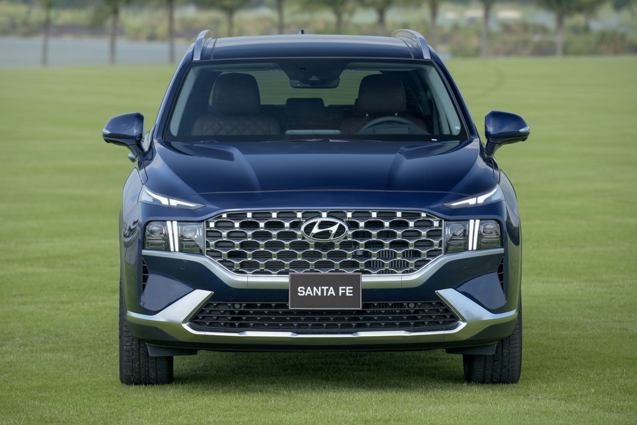 Hyundai Santa Fe 2021 ra mắt tại Việt Nam với giá 1,03 tỷ đồng
