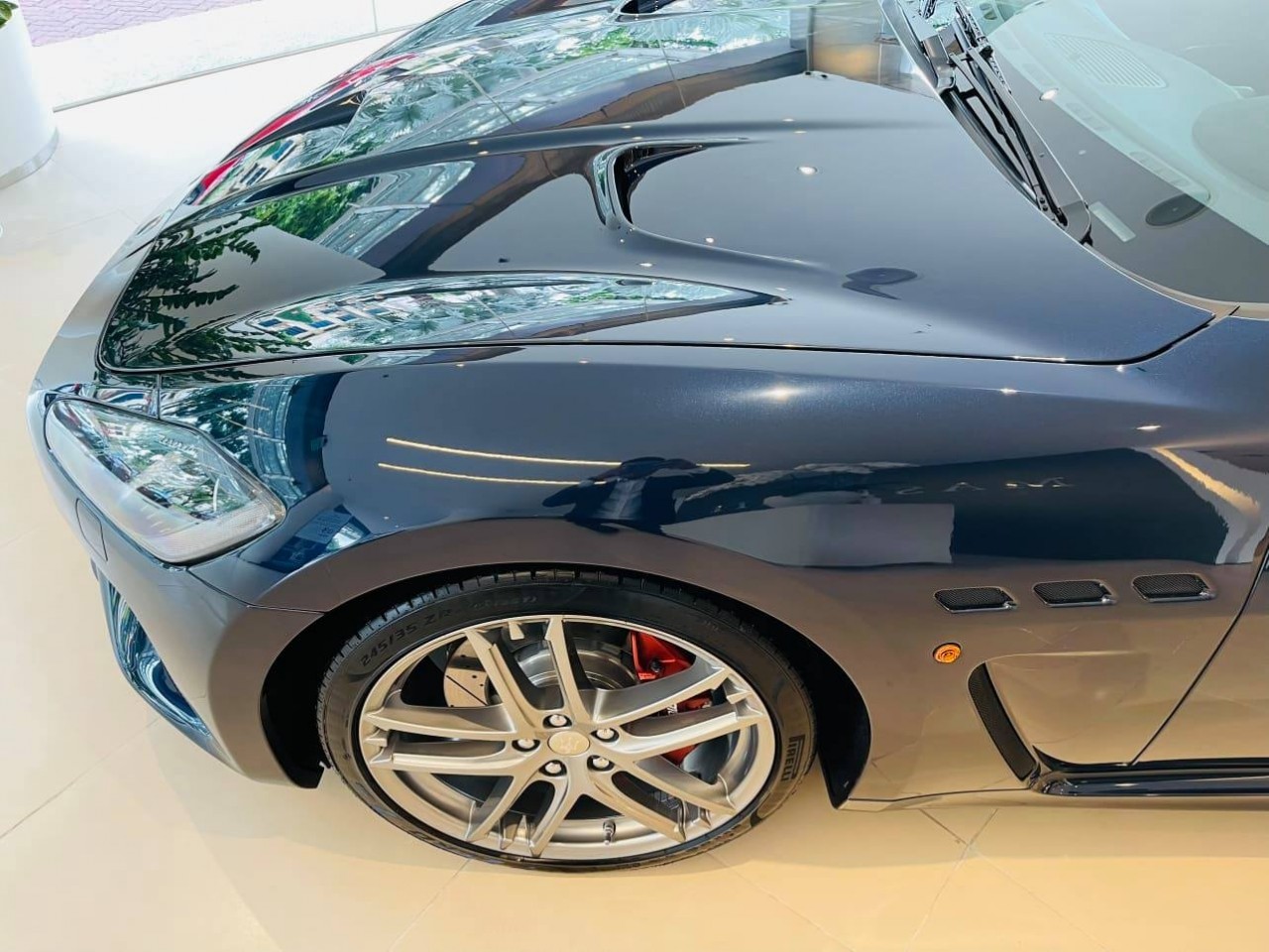 Cận cảnh Maserati GranTurismo Sport tại Việt Nam với giá 13,8 tỷ đồng