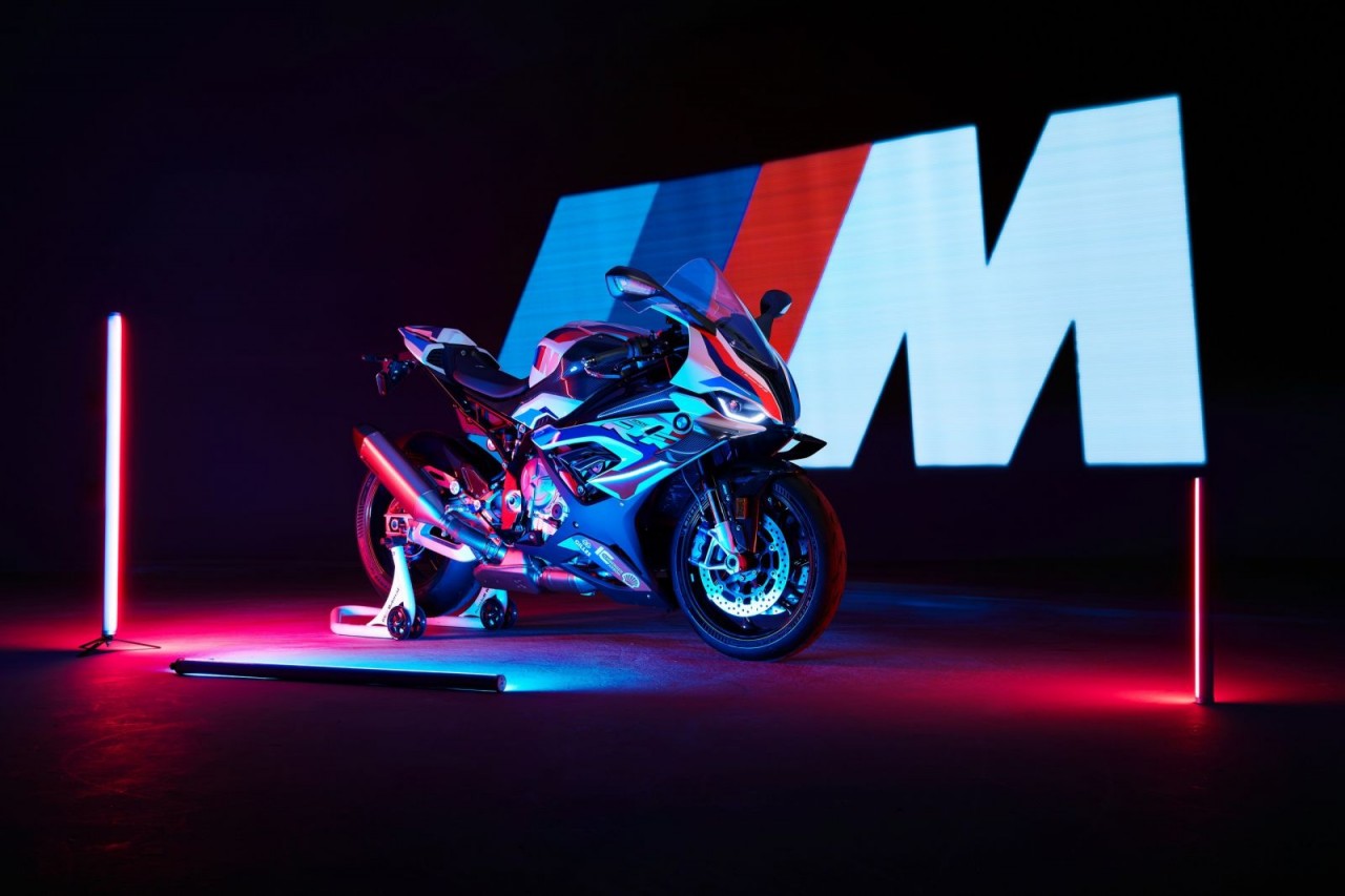 BMW M 1000 RR 2022 ra mắt với số luợng giới hạn