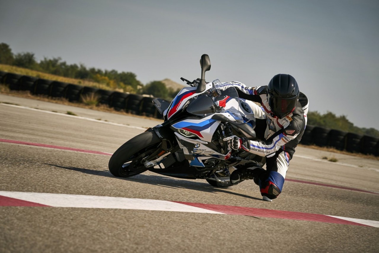 BMW M 1000 RR 2022 ra mắt với số luợng giới hạn