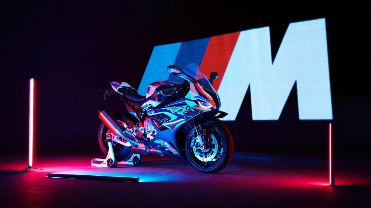 BMW M 1000 RR 2022 ra mắt với số luợng giới hạn