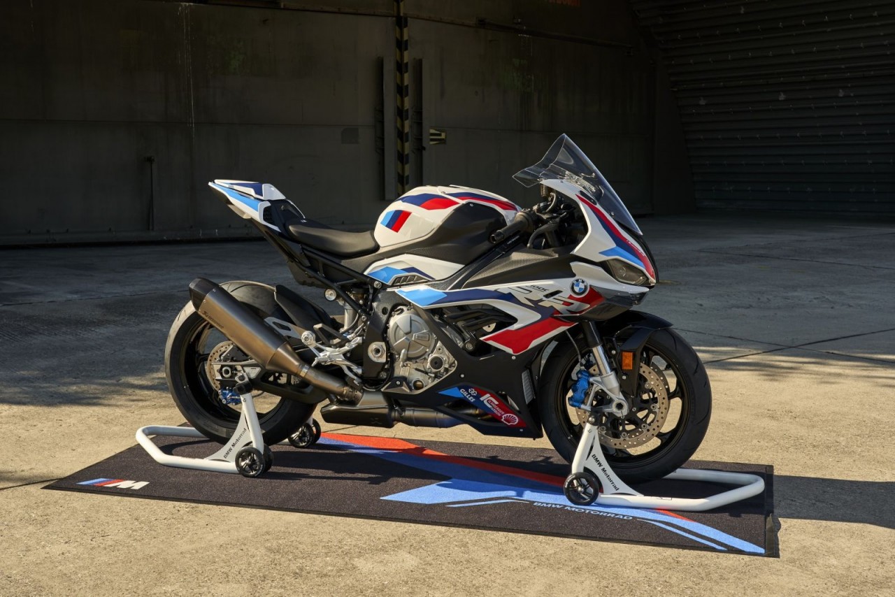 BMW M 1000 RR 2022 ra mắt với số luợng giới hạn