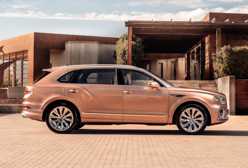 Bentley Bentayga EWB ra mắt với khoang nội thất rộng nhất phân khúc