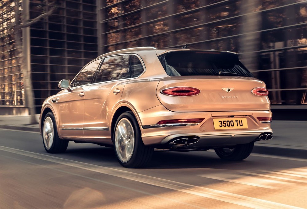 Bentley Bentayga EWB ra mắt với khoang nội thất rộng nhất phân khúc