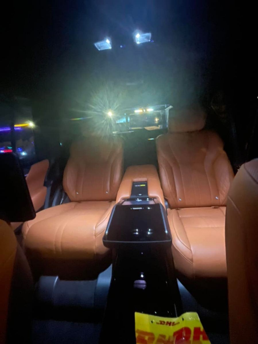 Cặp đôi Lexus LX600 Ultra Luxury cập bến Việt Nam