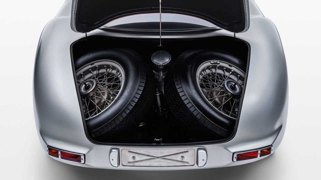 Mercedes-Benz 300 SLR Uhlenhaut Coupe: Xe đắt nhất thế giới với giá 143 triệu USD