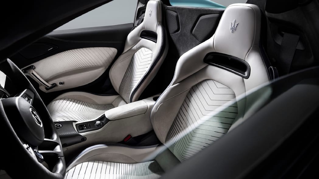 Maserati giới thiệu MC20 phiên bản mui trần, công suất 621 mã lực