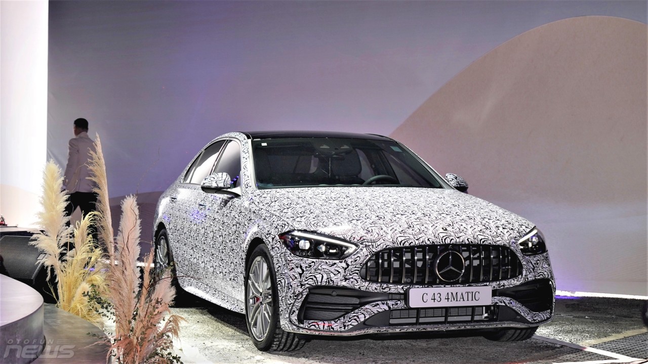 Cận cảnh xe hiệu năng cao Mercedes-AMG C43 4Matic đầu tiên lắp ráp tại Việt Nam Cận cảnh xe hiệu năng cao Mercedes-AMG C43 4Matic đầu tiên lắp ráp tại Việt Nam