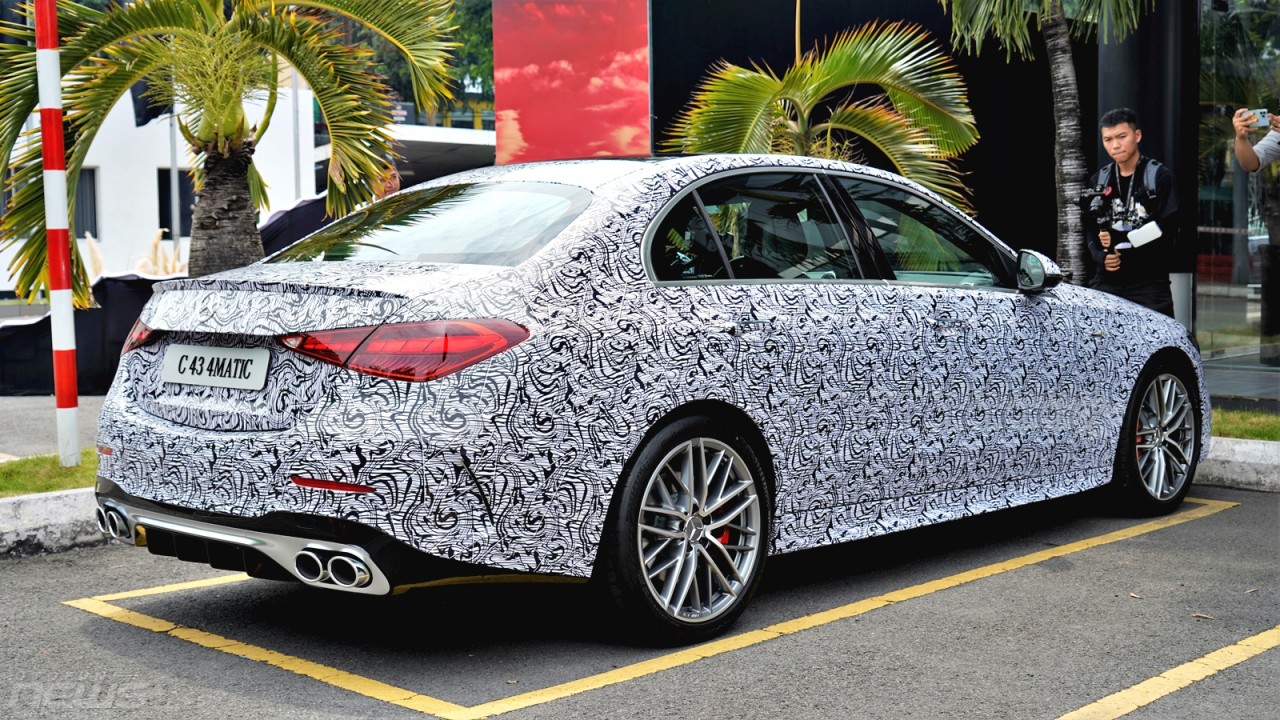 Cận cảnh xe hiệu năng cao Mercedes-AMG C43 4Matic đầu tiên lắp ráp tại Việt Nam