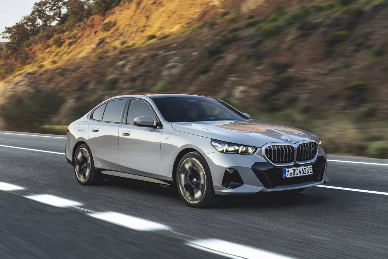 BMW 5-Series 2024: Đột phá về công nghệ