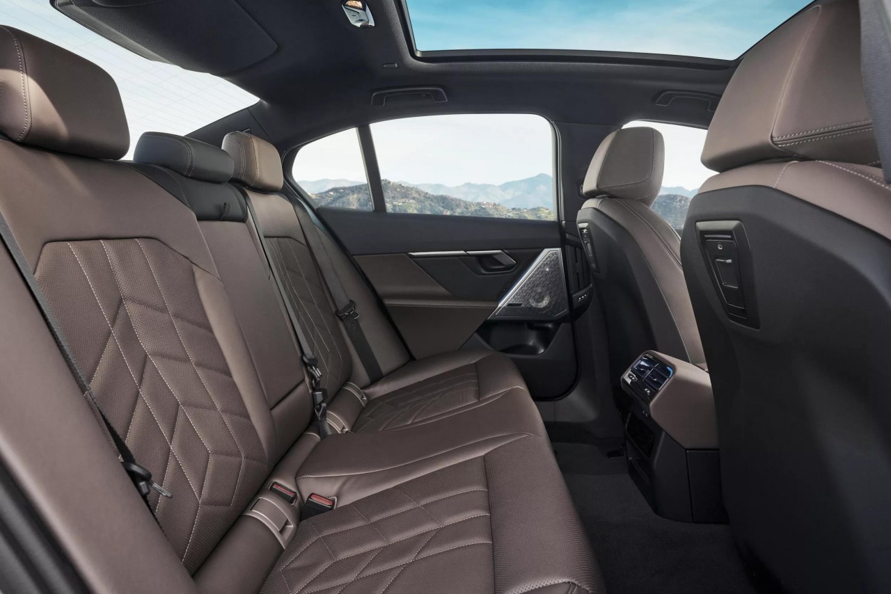 BMW 5-Series 2024: Đột phá về công nghệ