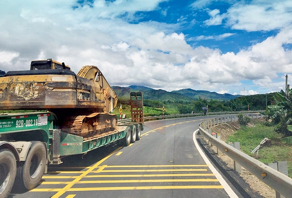 xoa diem den cai thien atgt tren cac tuyen duong deo
