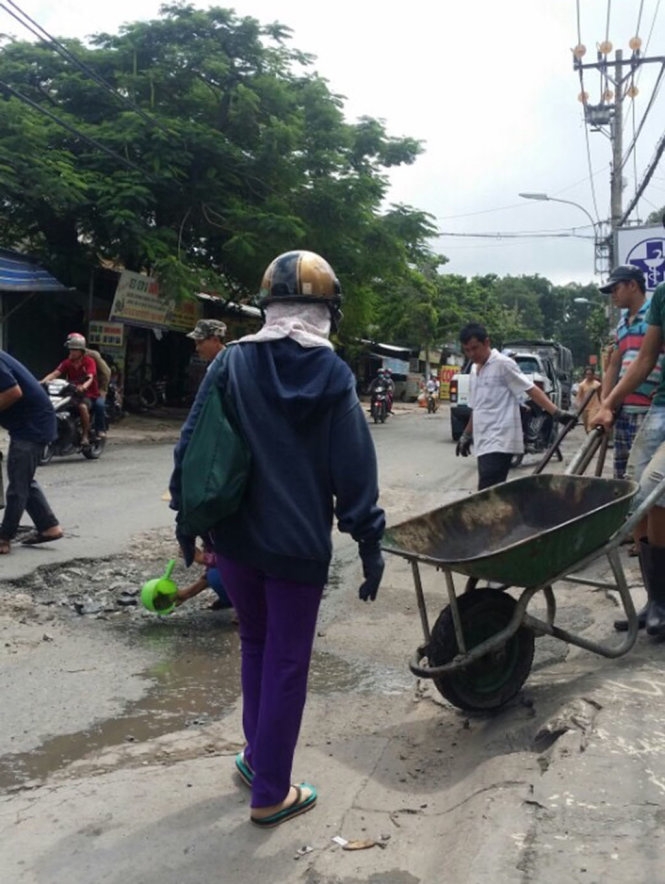 tp ho chi minh hai phu nu nghia hiep va duong giup dan