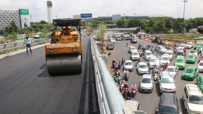 TP Hồ Chí Minh: Thông xe cầu vượt cửa ngõ sân bay Tân Sơn Nhất vào ngày 3/7