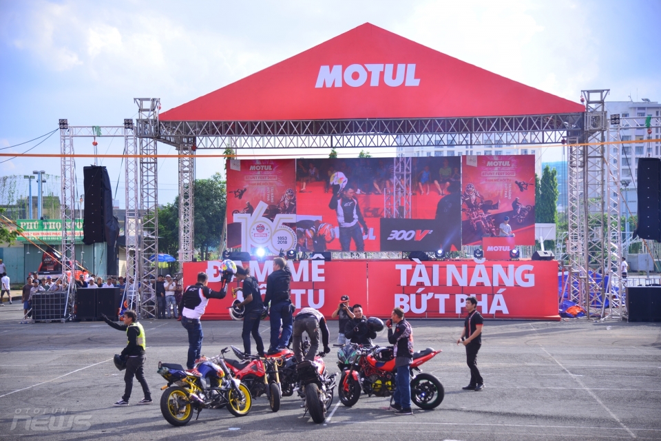soi dong ngay hoi motul stunt fest 2018