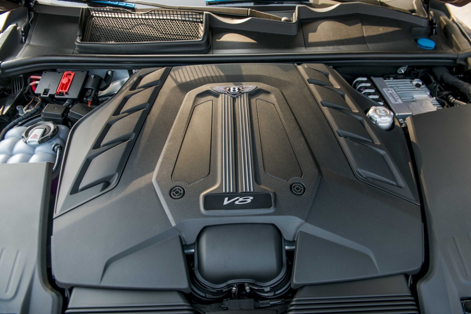 bentley bentayga v8 phien ban 100 nam co mat tai viet nam