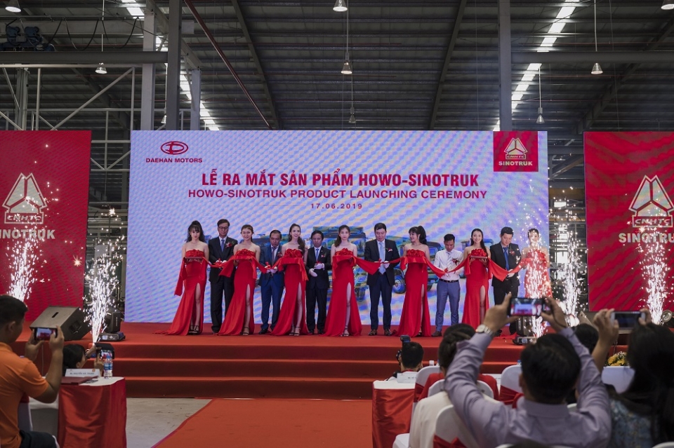 daehan motors gioi thieu dong xe tai hang nang howo sinotruk