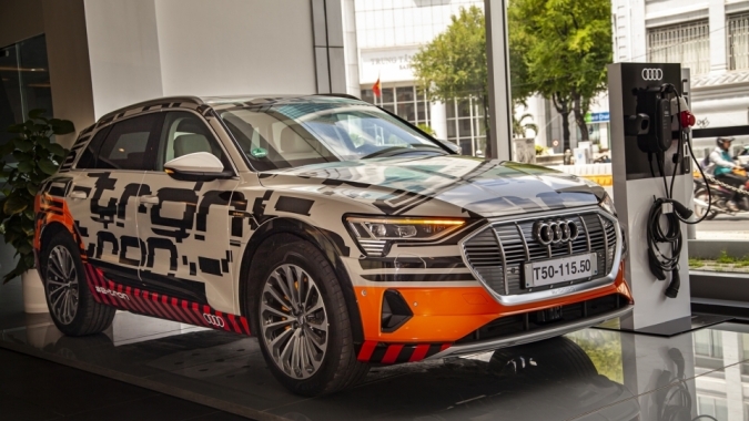 Ngắm Audi e-tron mẫu SUV chạy hoàn toàn bằng điện