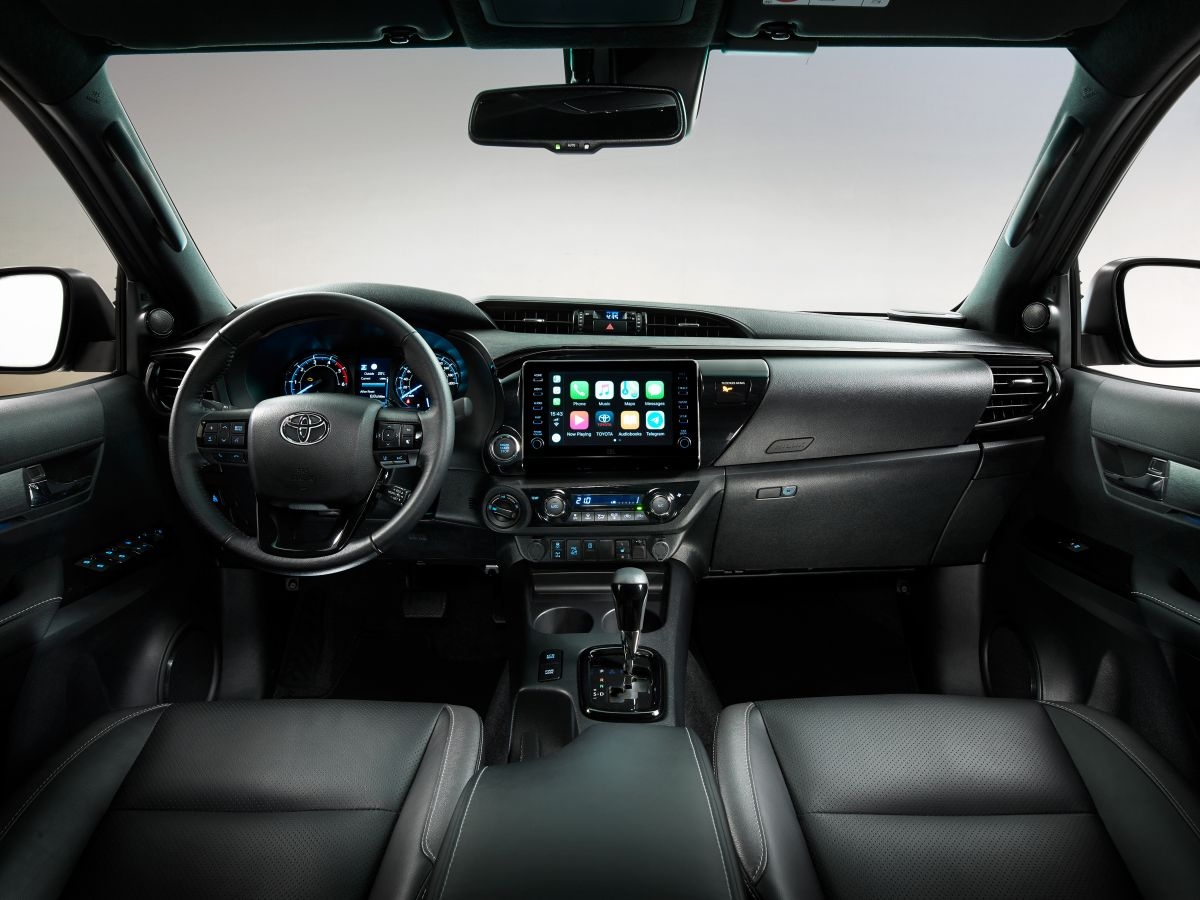 toyota hilux 2020 trinh lang voi nhieu trang bi moi