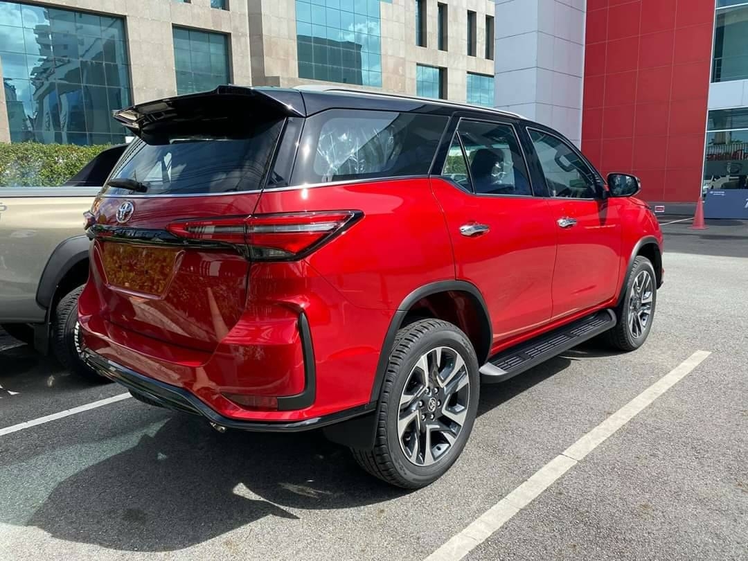 anh thuc te toyota fortuner legender vua duoc ra mat