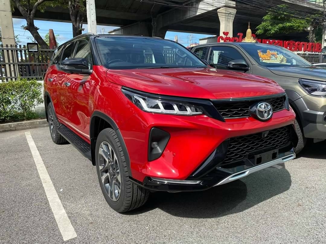 anh thuc te toyota fortuner legender vua duoc ra mat