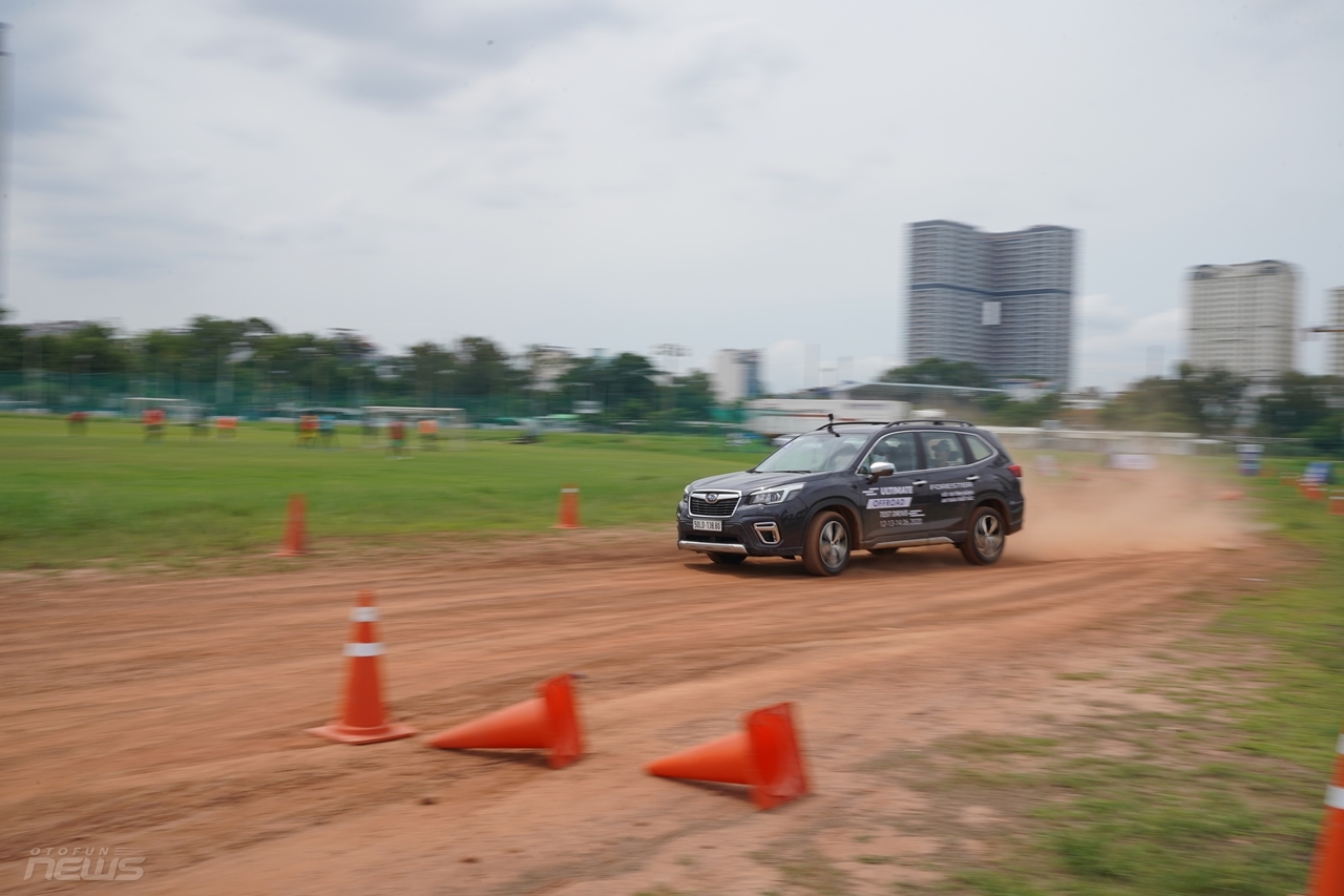 trai nghiem off road cung subaru forester ngay giua long sai gon