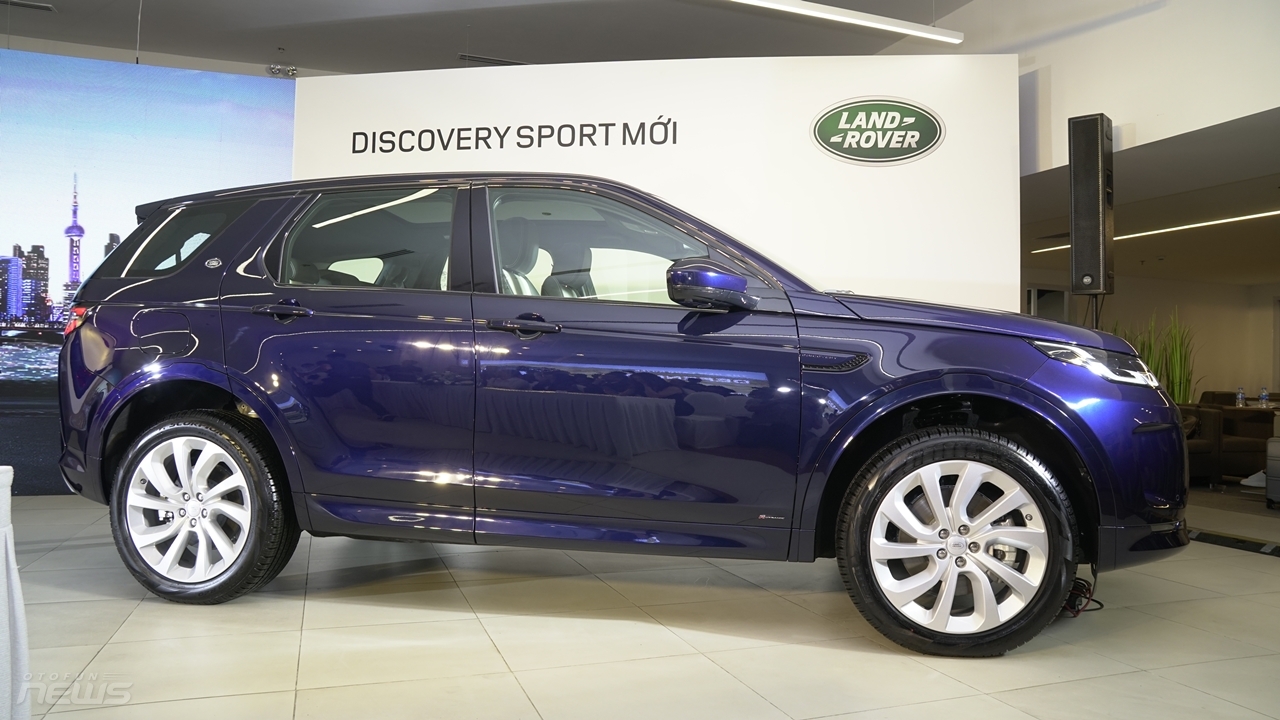 can canh land rover discovery sport 2020