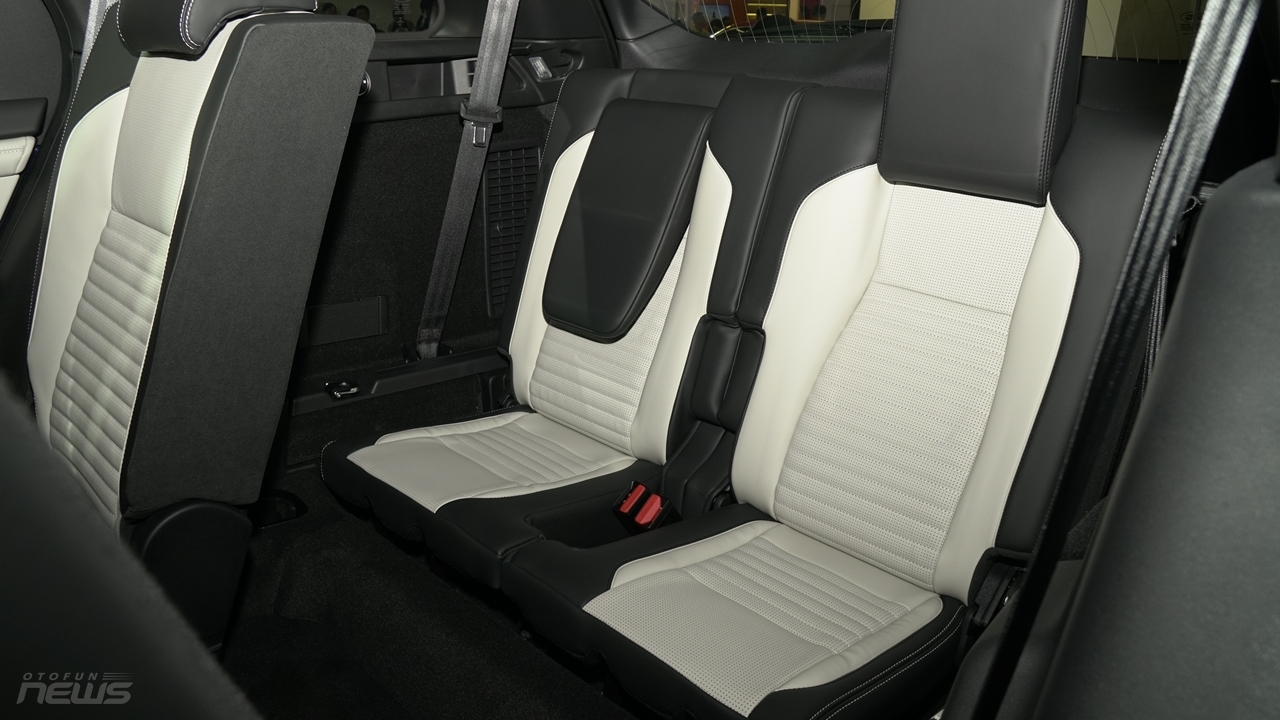 can canh land rover discovery sport 2020