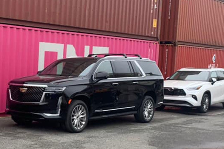 Cadillac Escalade 2021 thế hệ mới đầu tiên về Việt Nam