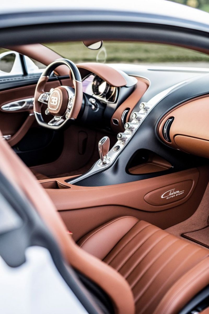 Bugatti Chiron Super Sport ra mắt, đạt tốc độ 'cất cánh' 440 km/h