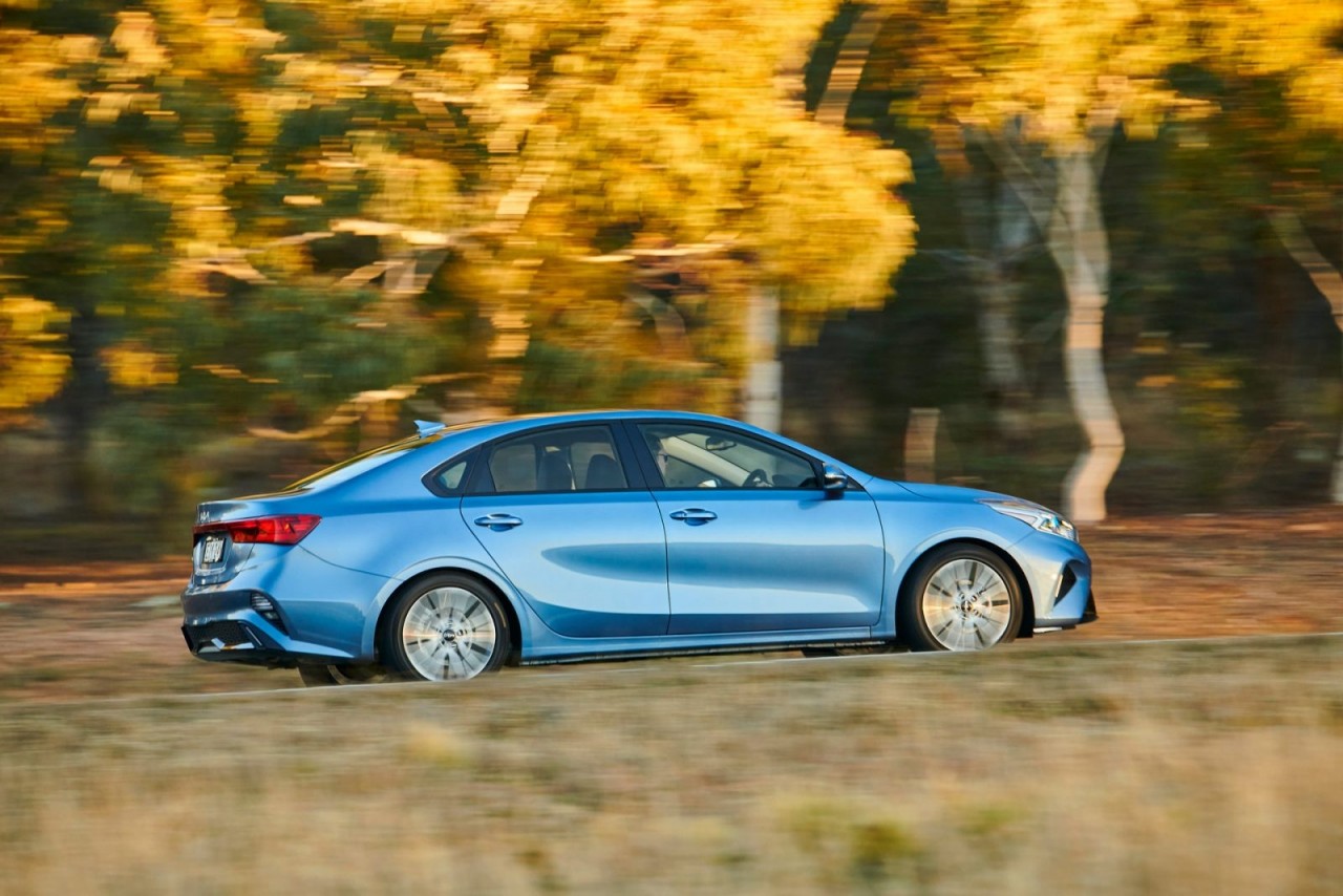 Kia Cerato 2022 ra mắt với 4 phiên bản, chờ ngày về Việt Nam