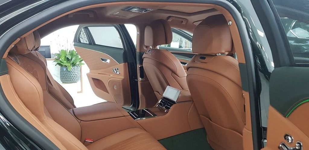 Hàng hiếm Bentley Flying Spur First Edition xuất hiện tại Hà Nội