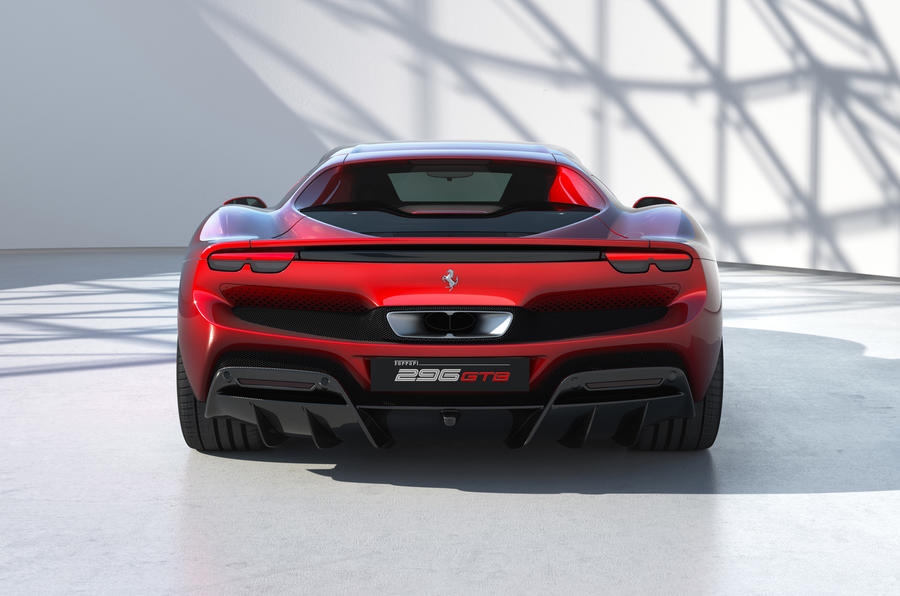 Ferrari 296 GTB chỉ sử dụng động cơ V6 hybrid nhưng có công suất lên đến 819 mã lực Ferrari 296 GTB chỉ sử dụng động cơ V6 hybrid nhưng có công suất lên đến 819 mã lực