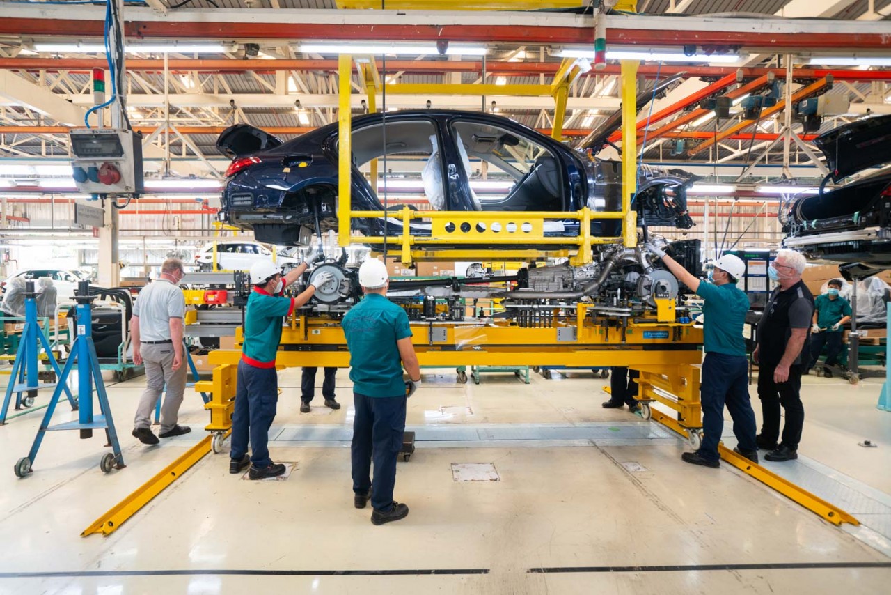 Nhà máy Mercedes-Benz Việt Nam nâng cấp thêm 6 công nghệ lắp ráp tiên tiến