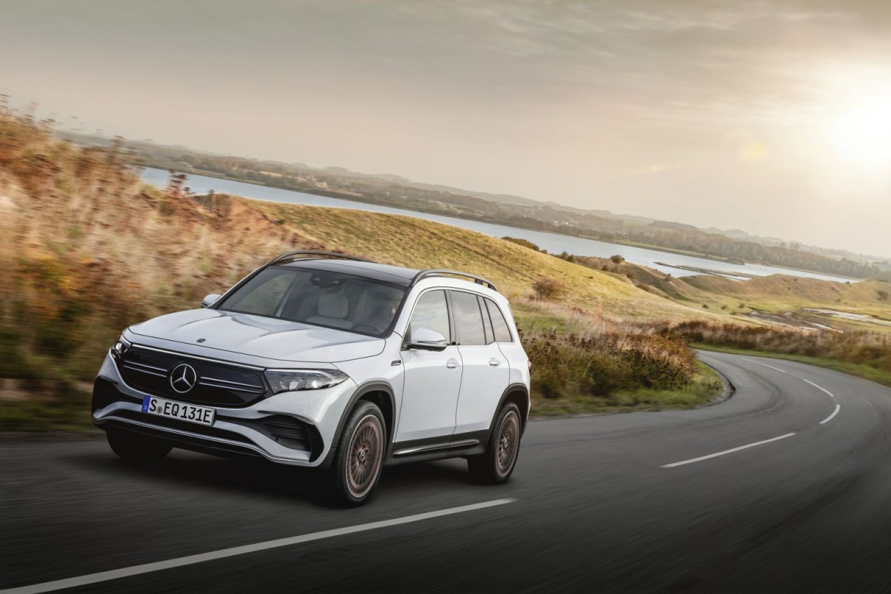 Xe điện Mercedes EQB 2022 có giá từ 54.500 USD