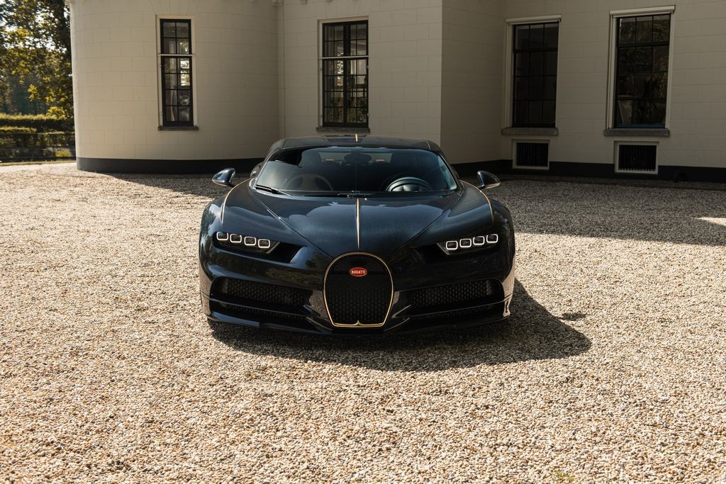 Bugatti Chiron L'Ébé được sản xuất với số lượng siêu giới hạn