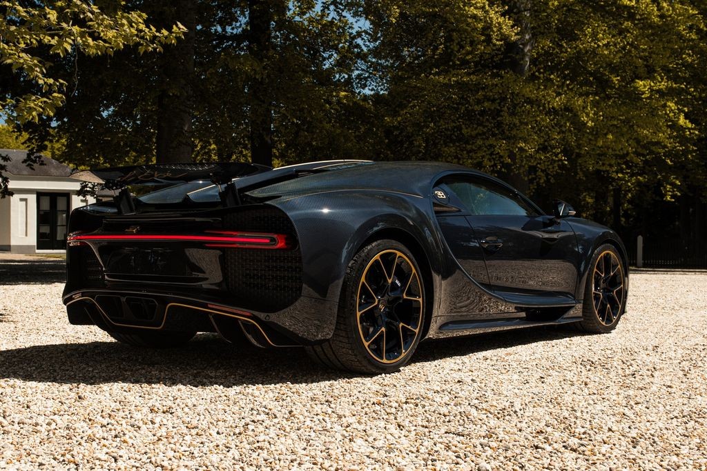 Bugatti Chiron L'Ébé được sản xuất với số lượng siêu giới hạn