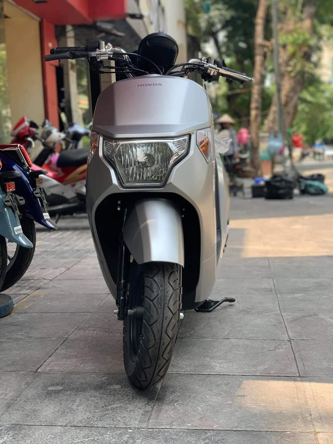 Honda Dunk 50cc về Việt Nam, giá bằng SH125i