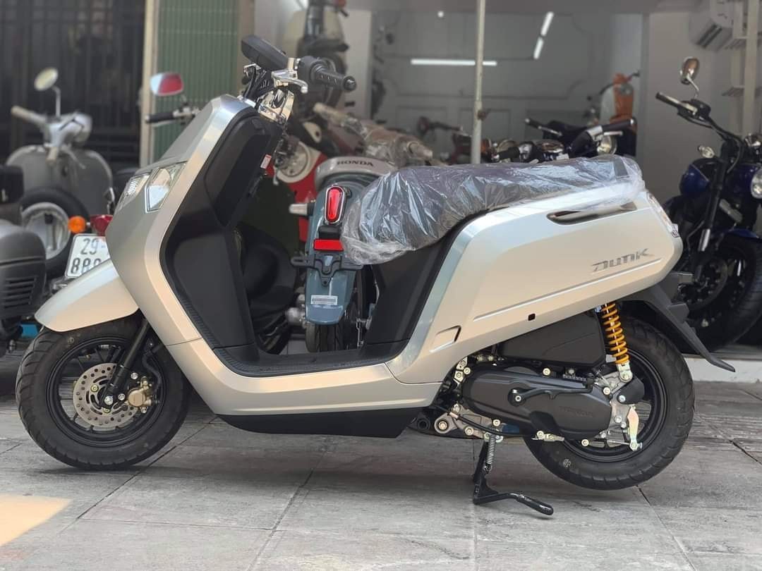 Honda Dunk 50cc về Việt Nam, giá bằng SH125i