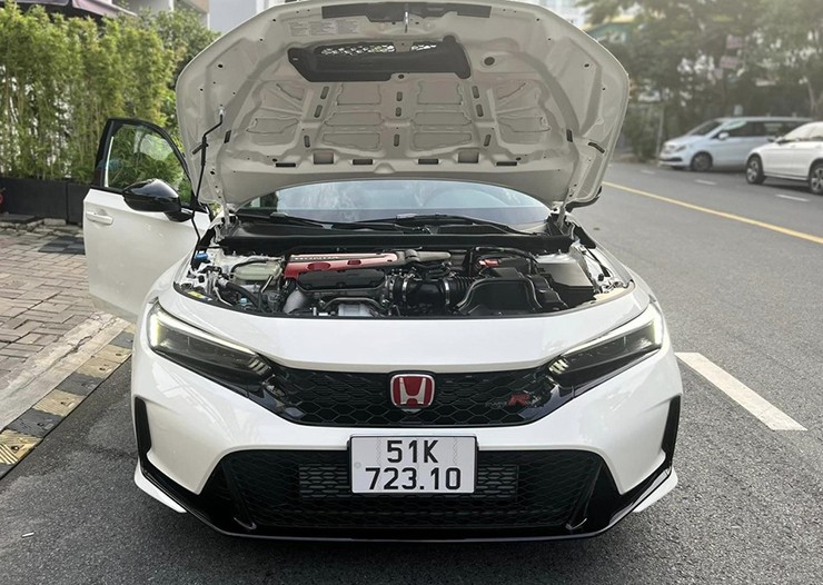 Honda Civic Type R 2023 đầu tiên ra biển số tại Việt Nam