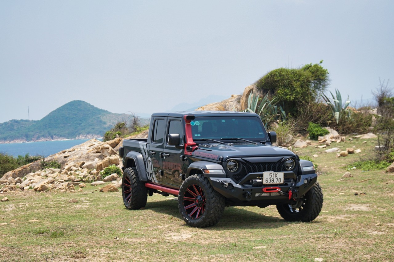 Jeep Gladiator 2023: Mẫu bán tải không dành cho số đông