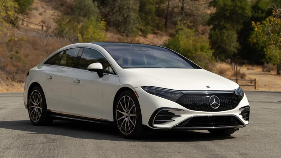Triệu hồi Mercedes EQS và EQE vì lỗi đột ngột mất điện
