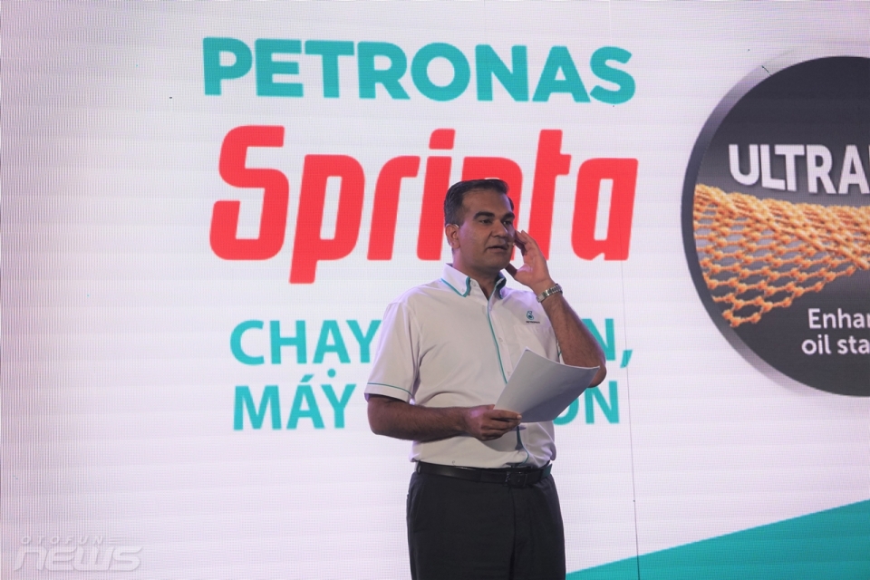 dau nhon petronas sprinta voi cong nghe ultraflex co mat tai viet nam